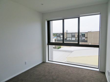 THE FIREMAN'S APARTMENTS - PETONE - Photo 4
