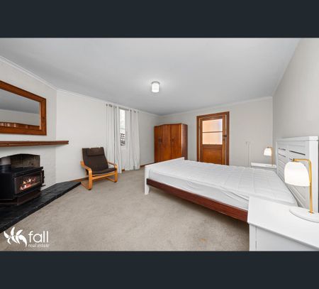 8A Summerhill Road, West Hobart, Tas 7000 - Photo 4