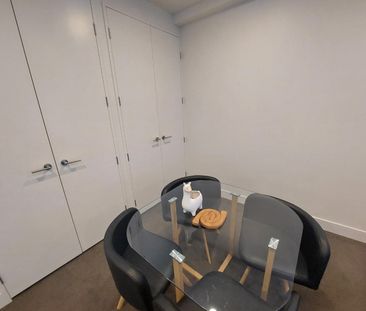 Two bedroom apartment in Newmarket - Photo 5