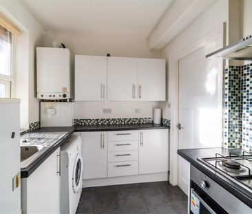 2 bed flat to rent in Benfield Road, Newcastle Upon Tyne, NE6 - Photo 3