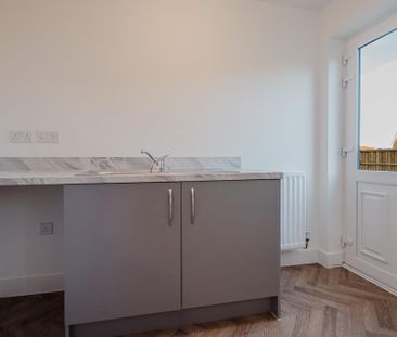 4 bedroom detached house to rent - Photo 6