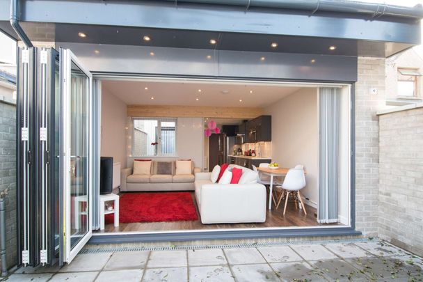 Yet another John Winter house redefining student living in Cardiff. - Photo 1