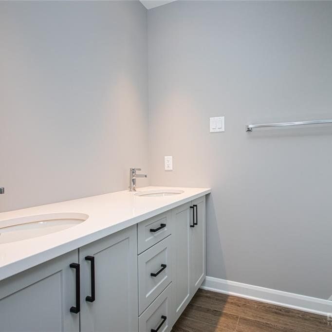 805 MAPLEWOOD Avenue Unit A, Ottawa, Ontario K2B5V4 - Photo 1