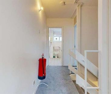 Flat, Conisborough, Bayham Street, London, NW1 - Photo 5