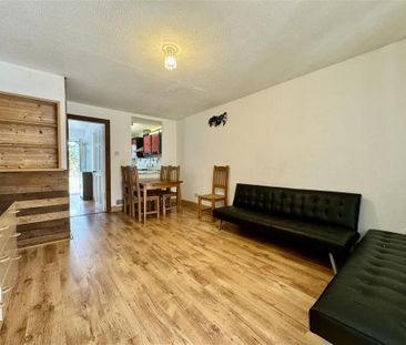 2 bedroom semi-detached house to rent - Photo 6