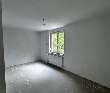 Hübsche Vierzimmer Wohnung mit gemütlichem Kinderzimmer und Balkon - Foto 1