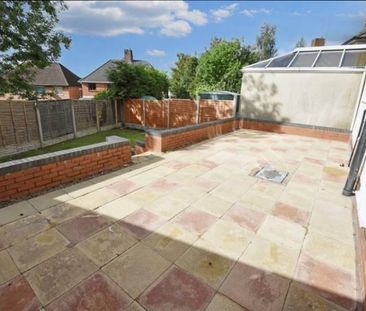 1 bedroom in a house share to rent - Photo 4