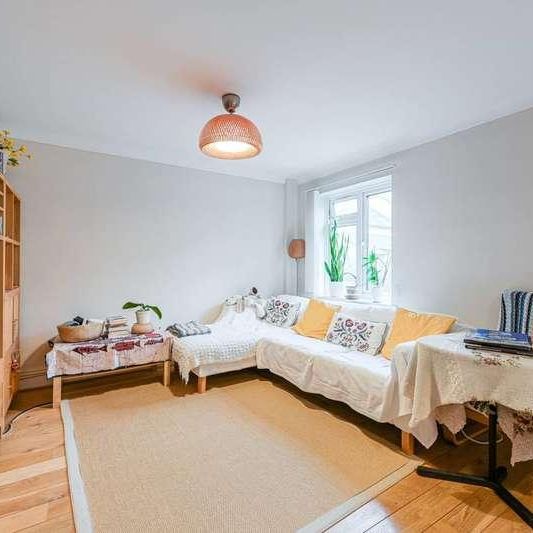 Deck Close, Canada Water, SE16 - Photo 1