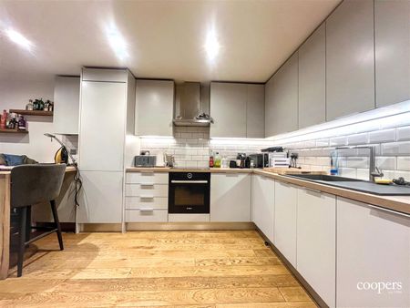 Swakeleys Road, Ickenham, UB10 - Photo 5