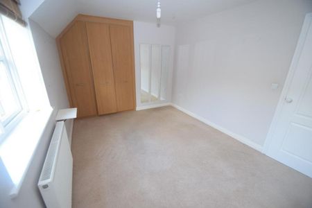 2 bedroom terraced house to rent - Photo 4