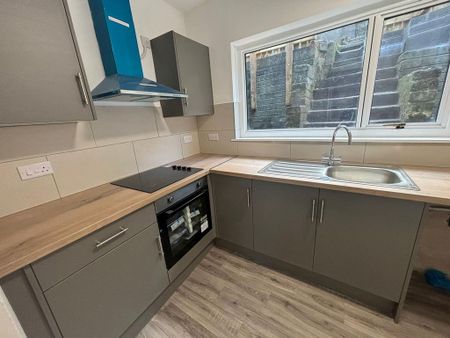 2 bedroom terraced house to rent - Photo 5