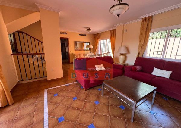 ALQUILER ADOSADA EXCLUSIVA | 2.700 €, 277 m²