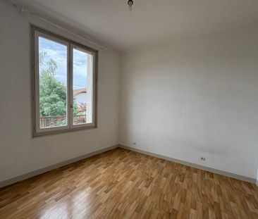 Location Appartement 3 pièces 69m² MONTROND LES BAINS 42210 - Photo 3