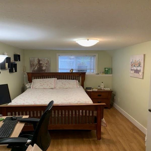 Upper Unit – Beautiful Carriage Home - Photo 1