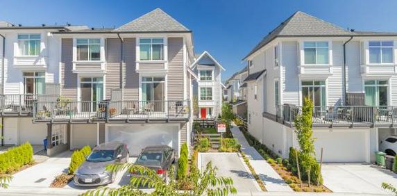 2 Bed + Den Townhouse in Abbotsford - 1 Month Rent Free!! - Photo 2