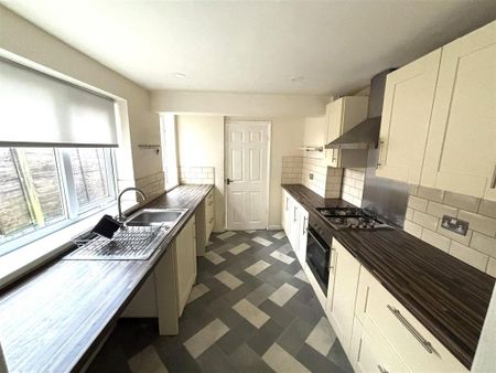 3 bedroom house to rent - Photo 2