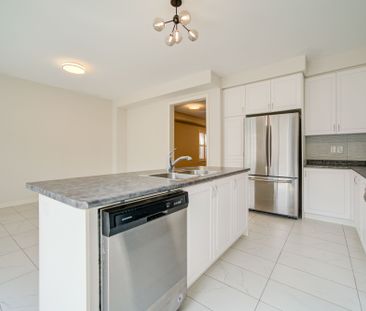 For Lease - 466 George Ryan Avenue, Oakville, Ontario - Photo 3