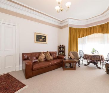 2 bedroom maisonette to rent - Photo 3