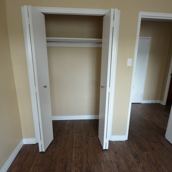 315 Glendale Avenue apartment — St. Catharines, ON (2-Bedroom) - 2 Bedroom - Photo 1