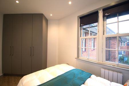 Room in a Shared House, Henchman Street, W12 - Photo 2