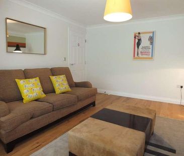 Pascal Crescent, Shinfield, RG2 - Photo 1