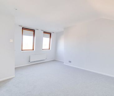 A gorgeous two bedroom, two bathrooms (with one en-suite) split lev... - Photo 5