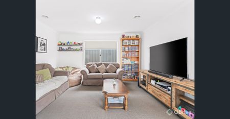 Style & Modern Living - Photo 3