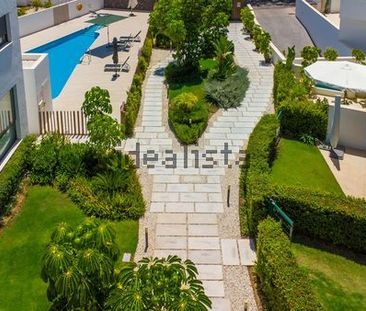 Alquiler de chalet adosado en Calle Alcaucín, 15 - Photo 4