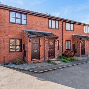 2 bedroom terraced house to rent - Photo 2