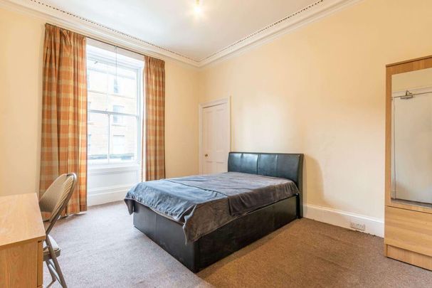 3 bedroom flat to rent - Photo 1