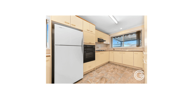 Beautifully Presented Family Home in the Heart of Beaconsfield - Photo 1