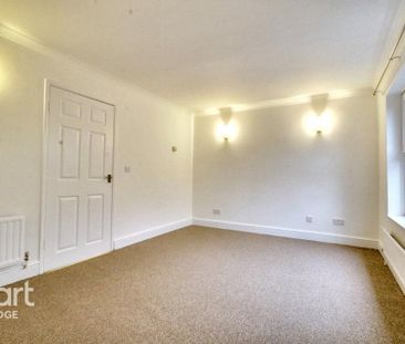 3 bedroom end of terrace house to rent - Photo 1