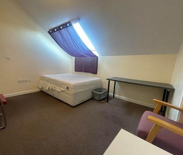 6 bedroom flat to rent - Photo 5