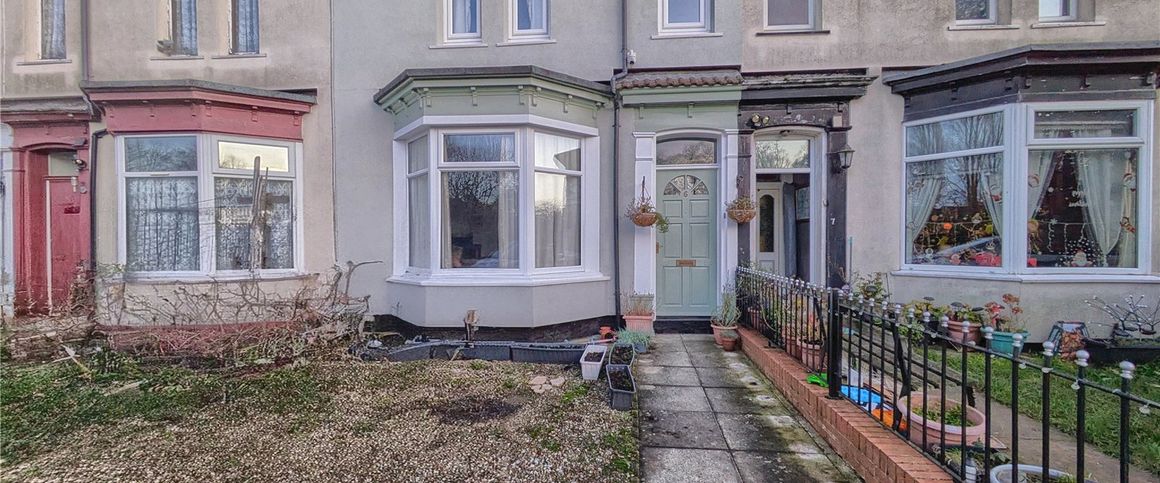 3 bed terraced house to rent in The Groves, Stockton-on-Tees, TS18 - Photo 1