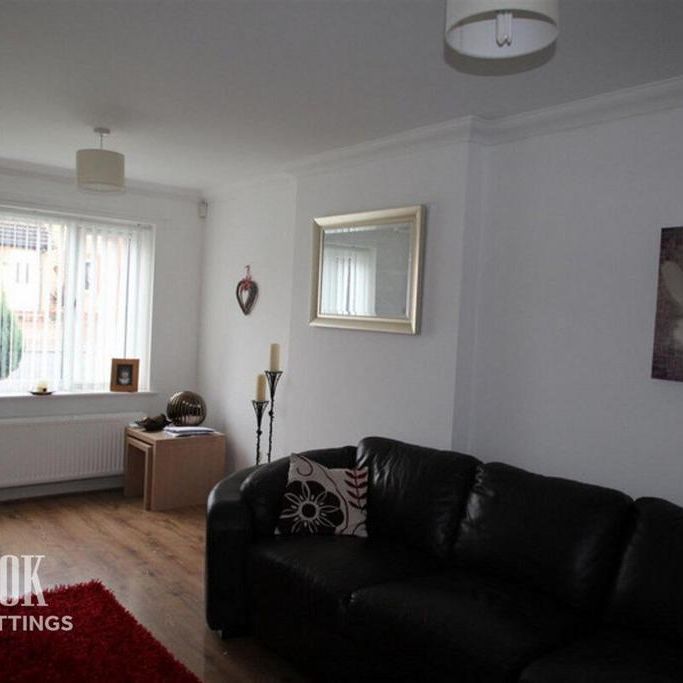 3 bedroom semi-detached house to rent - Photo 1