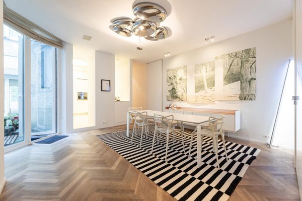 Beau Rez-De-Chaussée de caractère +/- 233 m² avec jardin - Photo 1