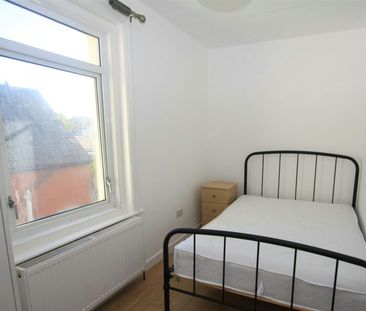 House share to rent on - Photo 1