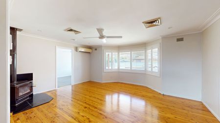 Beautifully renovated South Dubbo home - Photo 4