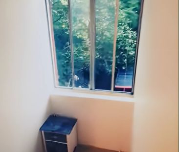 1 bed 1 bath - Photo 3