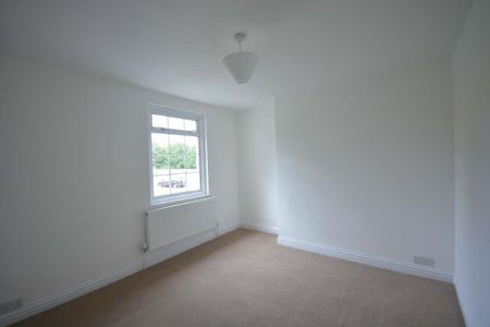 Stamford Green Road, Epsom, Surrey, KT18 7SR - Photo 3