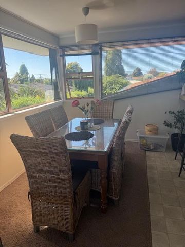 Spacious 3 bedroom family home - Photo 3