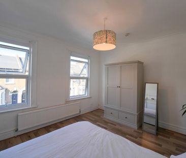 Room in a Shared House, Alloa Road, SE8 - Photo 4