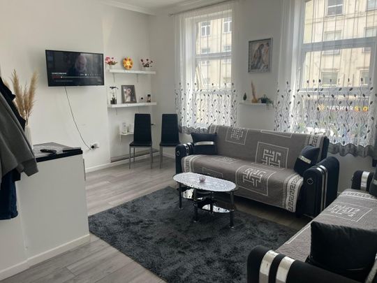 1 Bed Flat, Kingsland High Street, E8 - Photo 1