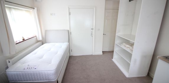 Magdala Road, Isleworth - Photo 2