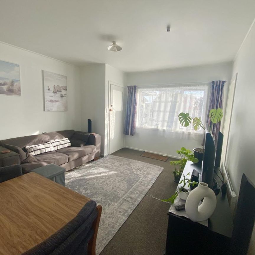 Easy Care Flat in close proximity to Richmond - Photo 1
