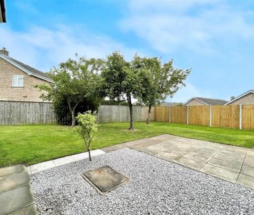 4 bedroom detached house to rent - Photo 2