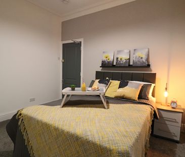 Room 1 - Photo 1