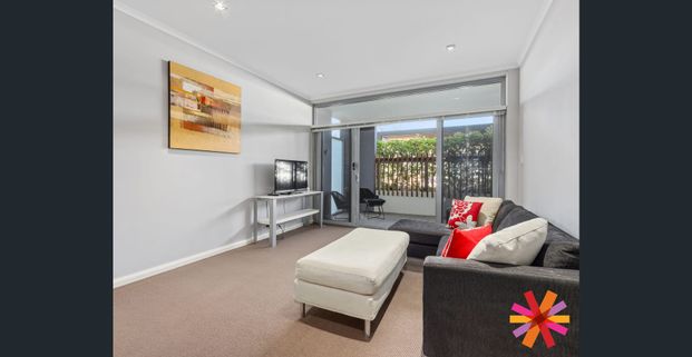 SUMMER IN THE CITY IN WEST PERTH! - Photo 1