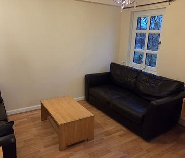 2 Bed Flat, Carrick Knowe Avenue, EH12 - Photo 1