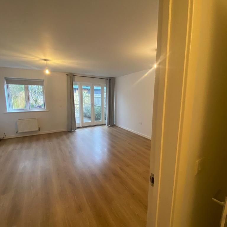 3 bedroom terraced house to rent - Photo 1